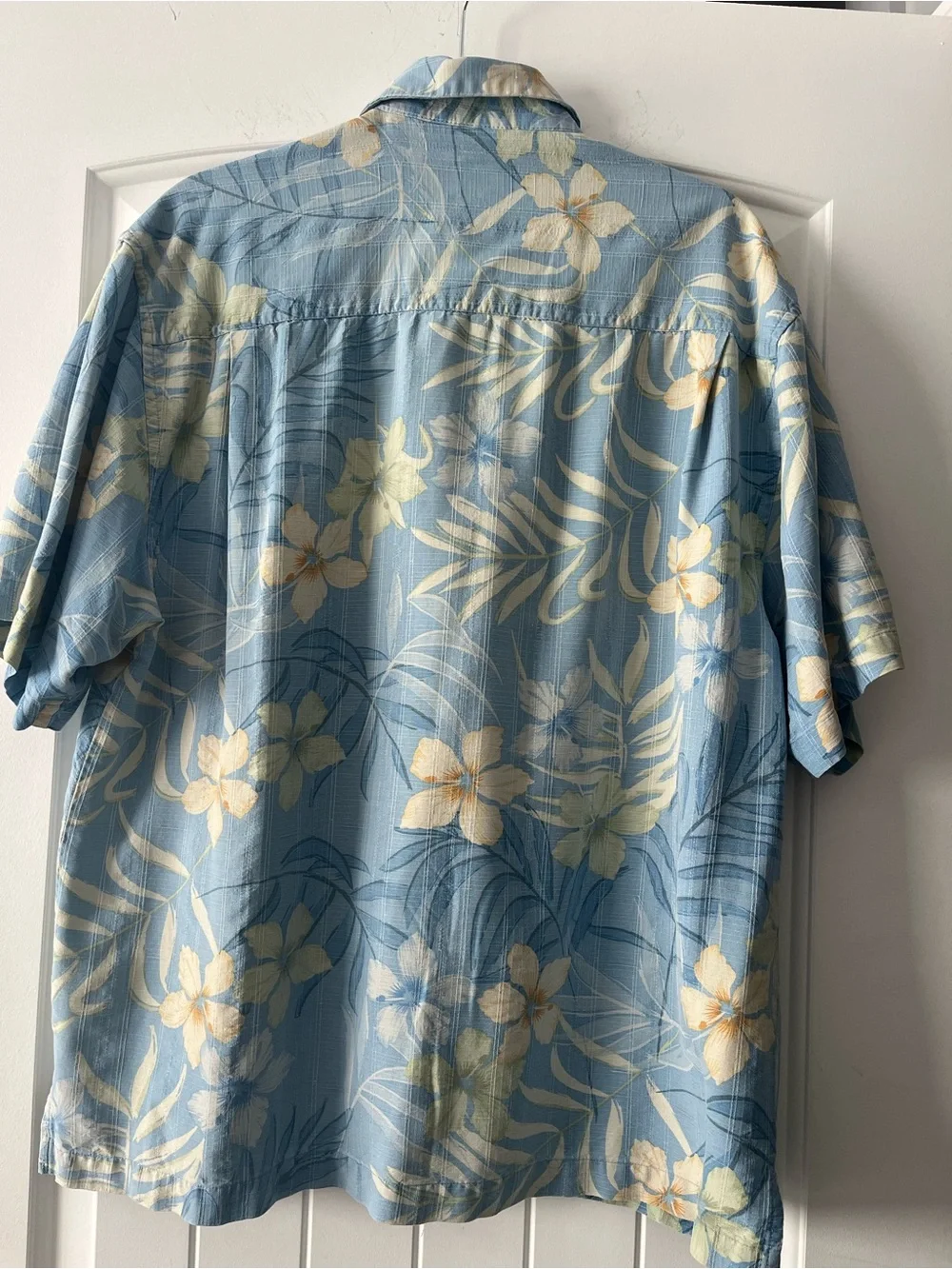 Jamaica Jaxx. Light Blue Hawaiian Floral Short-Sleeve Shirt - Picture 2 of 5